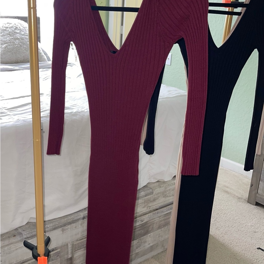 Elegant Burgundy and Black Ribbed Knit Dress